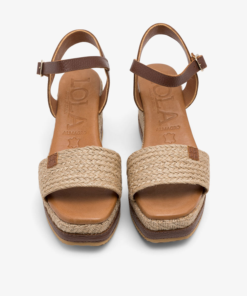 SANDALIAS CON CUÑA CUERO